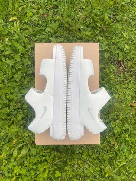 Nike calm sandal