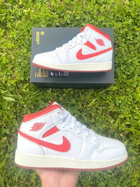 Air Jordan 1 Mid