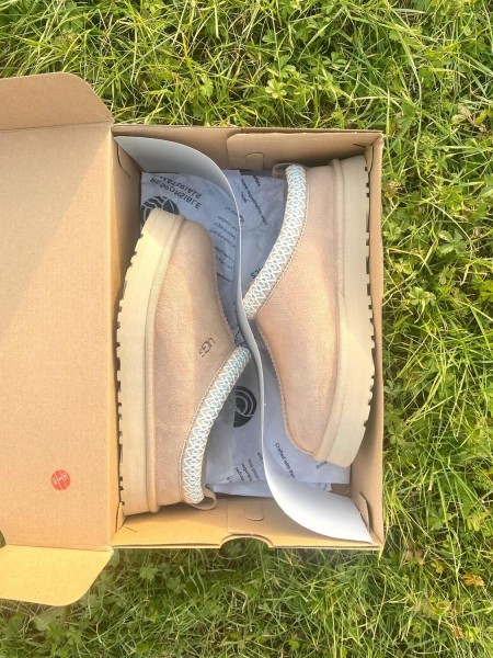 UGG Tazz Sand