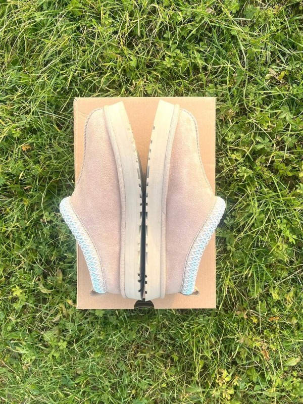 UGG Tazz Sand 2