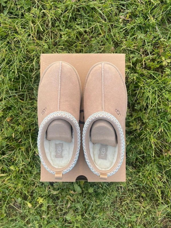 UGG Tazz Sand 2