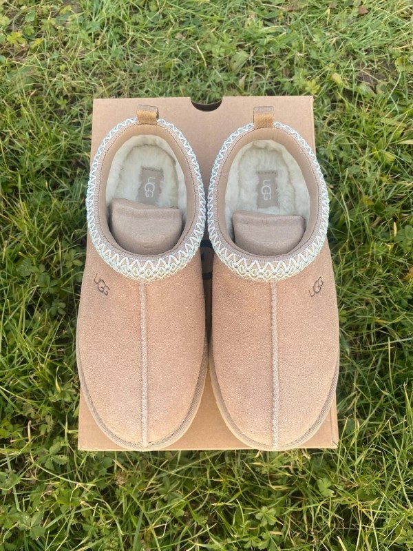 UGG Tazz Sand 2