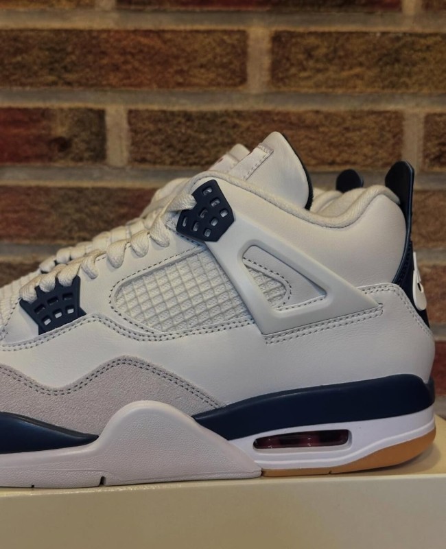Jordan 4 Retro SB Navy 2