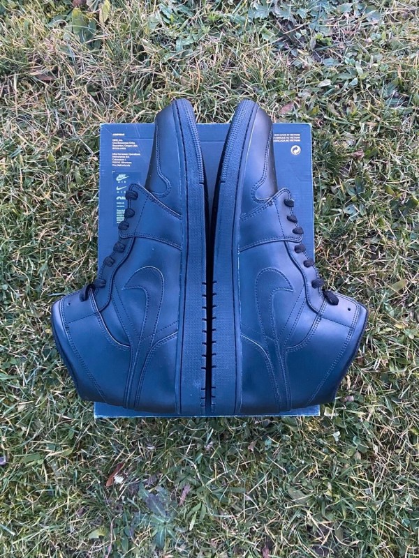 Jordan 1 Mid Black 2