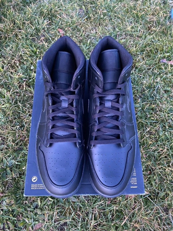 Jordan 1 Mid Black 2