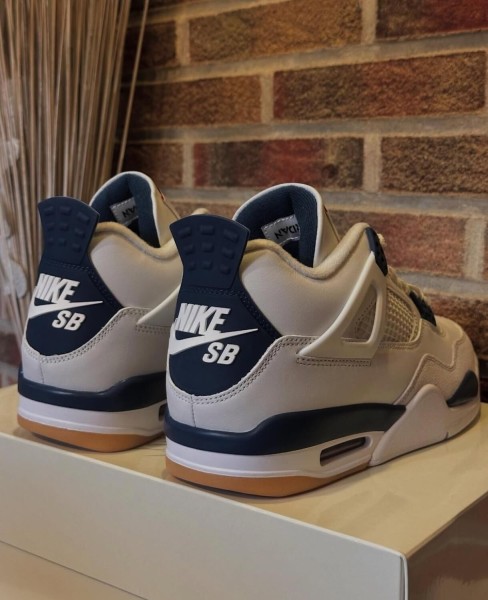Jordan 4 Retro SB Navy