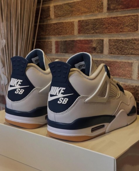Jordan 4 Retro SB Navy