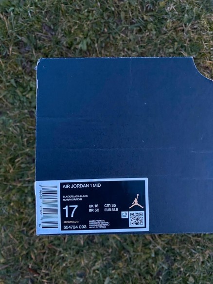 Jordan 1 Mid Black