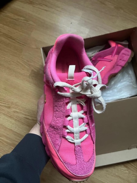 Nike air humara rose jacquemus