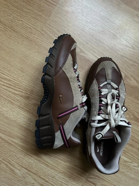 Nike air humara jacquemus marron