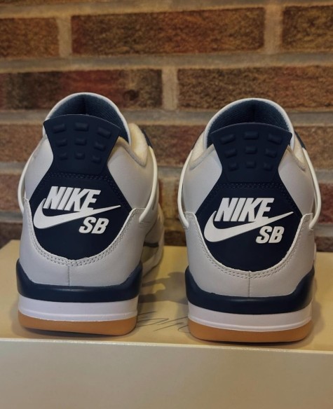 Jordan 4 Retro SB Navy