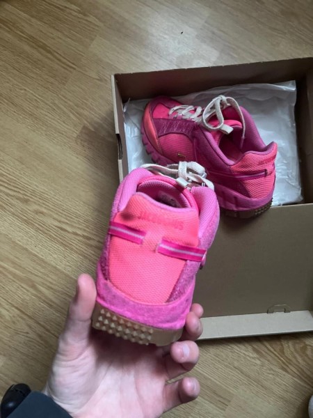 Nike air humara rose jacquemus