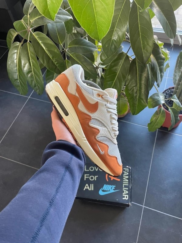 Air Max 1 patta waves monarch - EU 43// US 9.5