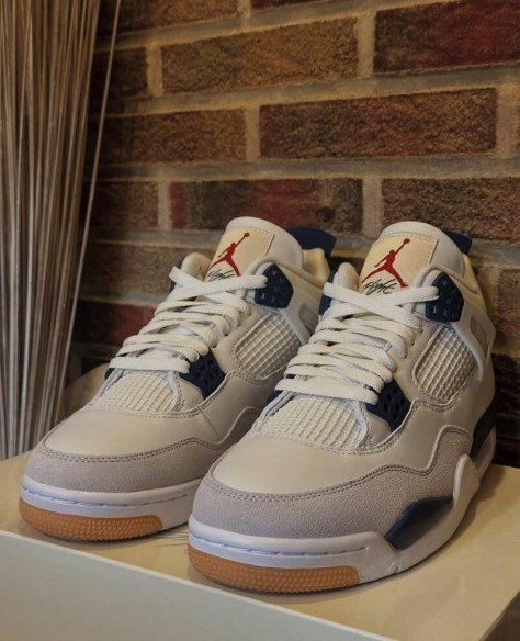 Jordan 4 Retro SB Navy