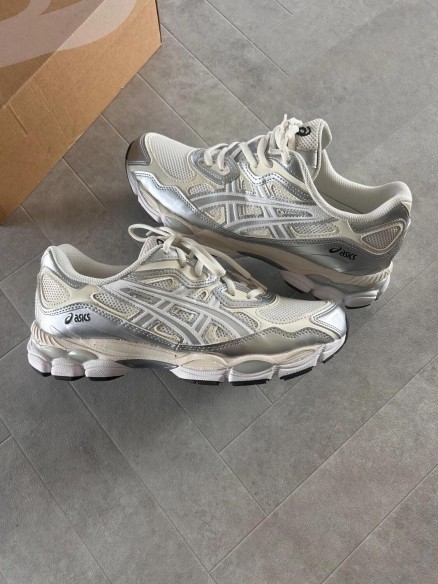 Asics nyc white silver metallic cream & grey
