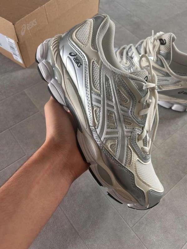 Asics nyc white silver metallic cream & grey 2