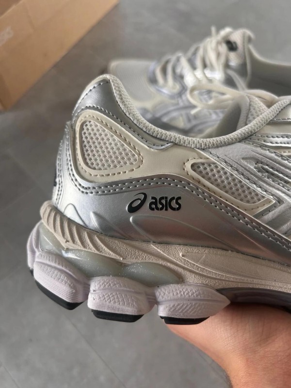 Asics nyc white silver metallic cream & grey 2