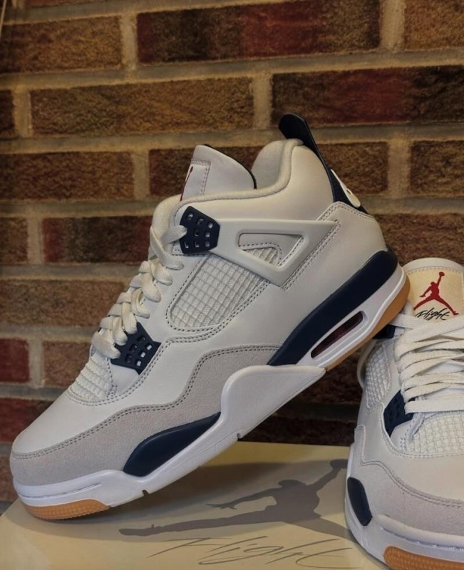 Jordan 4 Retro SB Navy 2
