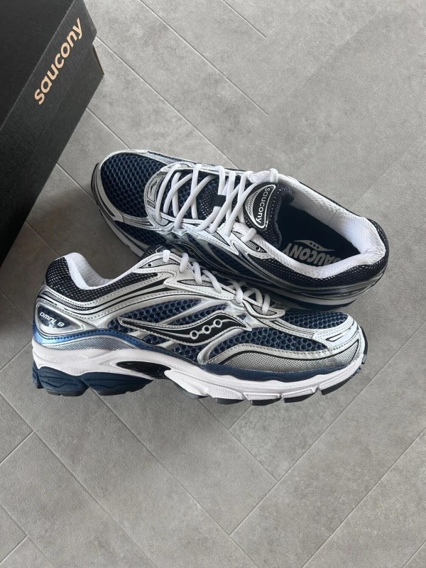 Saucony OMNI progrid 9 blue deep navy marine 2