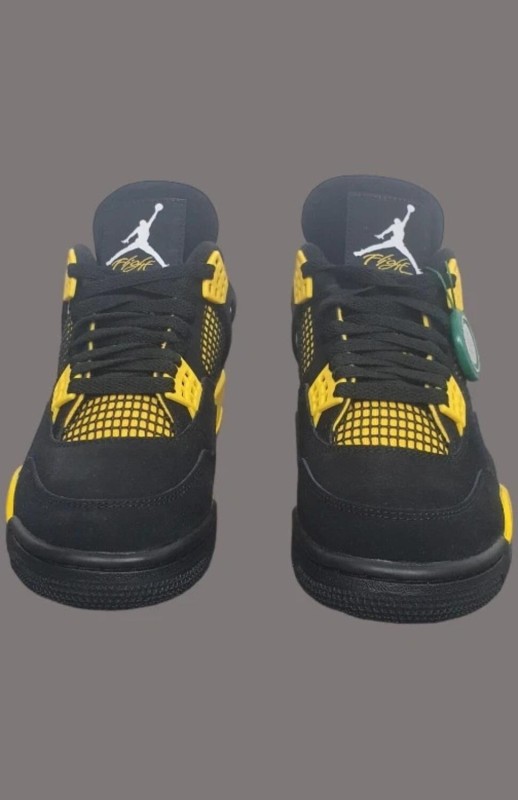 Nike Jordan 4 Thunder Retro 2023 taille 42 2