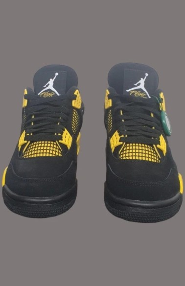 Nike Jordan 4 Thunder Retro 2023 taille 42