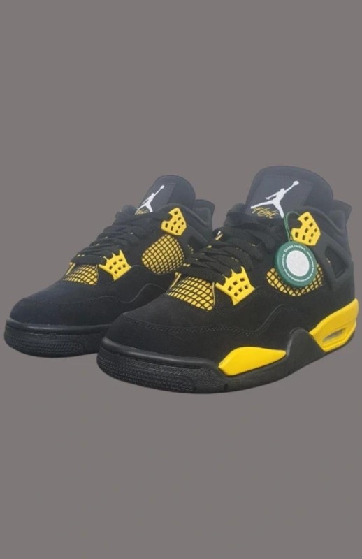 Nike Jordan 4 Thunder Retro 2023 taille 42 2