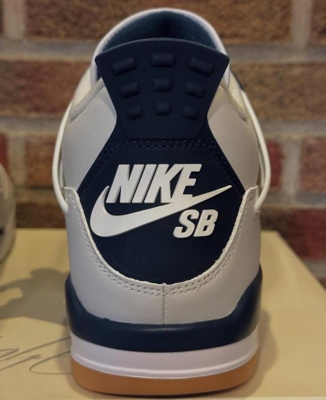 Jordan 4 Retro SB Navy 2