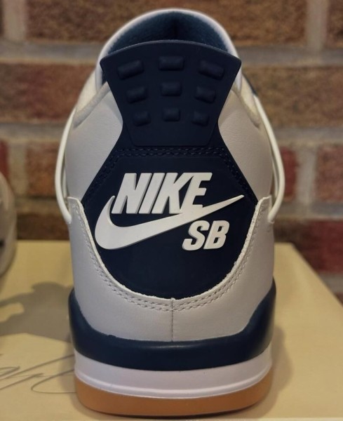 Jordan 4 Retro SB Navy