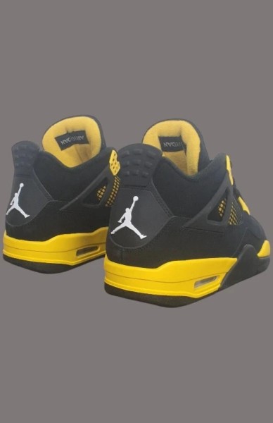 Nike Jordan 4 Thunder Retro 2023 taille 42