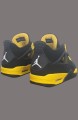 Nike Jordan 4 Thunder Retro 2023 taille 42