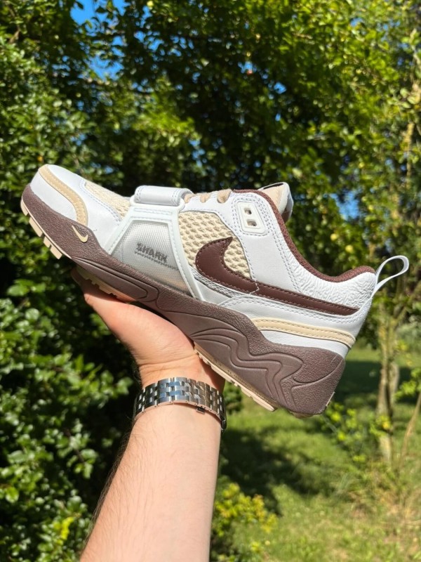 Nike Zoom Field Jaxx Light Chocolate X Travis Scott 2