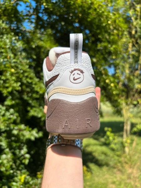 Nike Zoom Field Jaxx Light Chocolate X Travis Scott