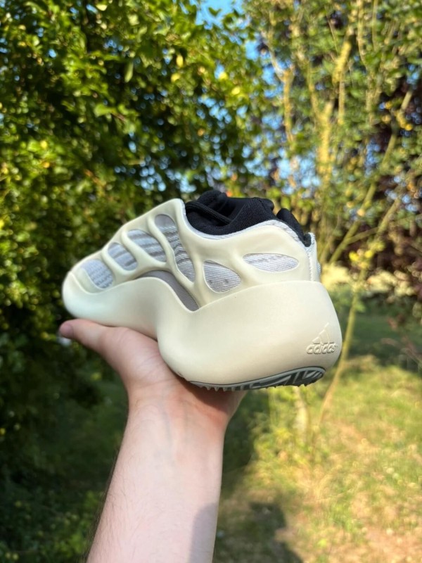 Yeezy 700v3 Azael 40,5 2