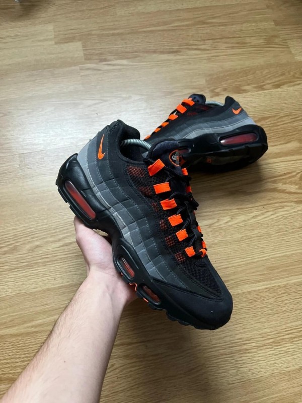 Nike air max 95 noir rouge carmin