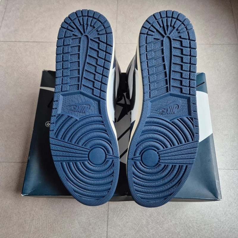 Jordan 1 High "Midnight Blue" 2