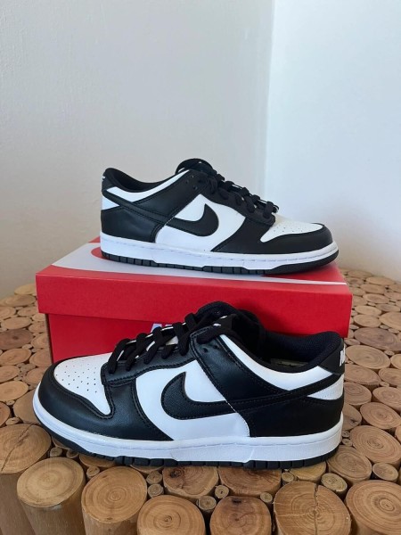 Nike dunk low panda
