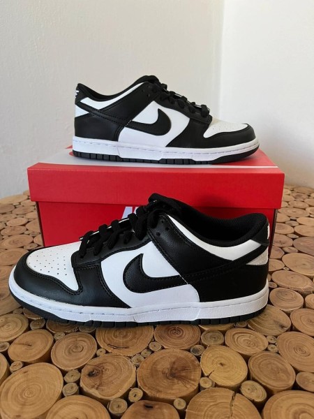Nike dunk low panda