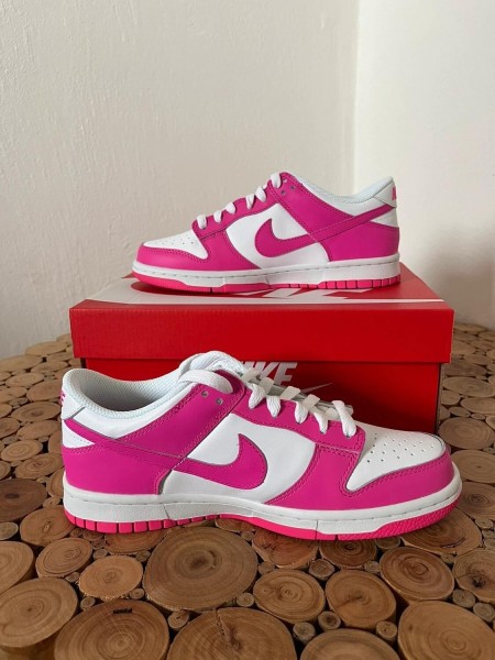 Nike dunk low fuchsia
