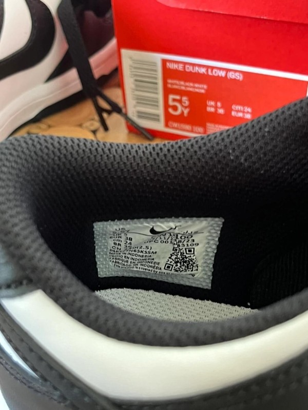 Nike dunk low panda 2
