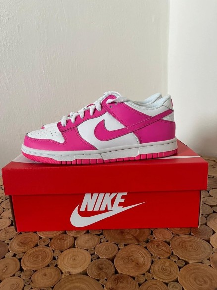 Nike dunk low fuchsia