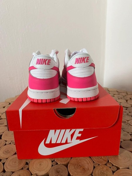 Nike dunk low fuchsia