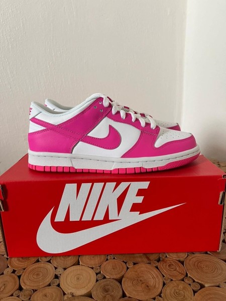 Nike dunk low fuchsia