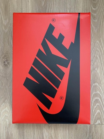 Nike Air Jordan 1 Rétro High OG Satin Bred taille 7W US (38 EU)