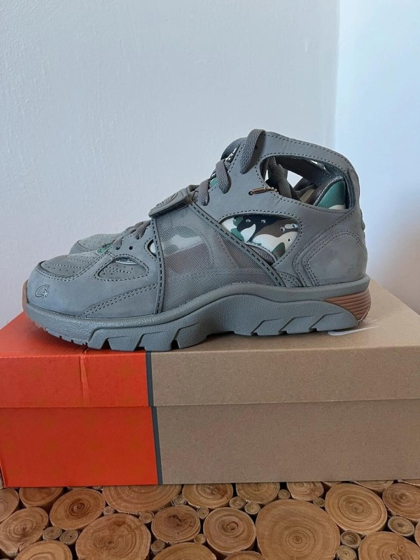 Crtz X Nike air trainer huarache Gully Grey 2