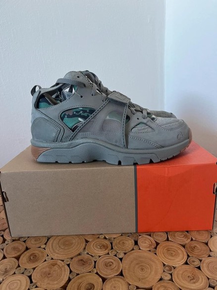 Crtz X Nike air trainer huarache Gully Grey