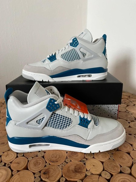 Nike Jordan 4 military blue