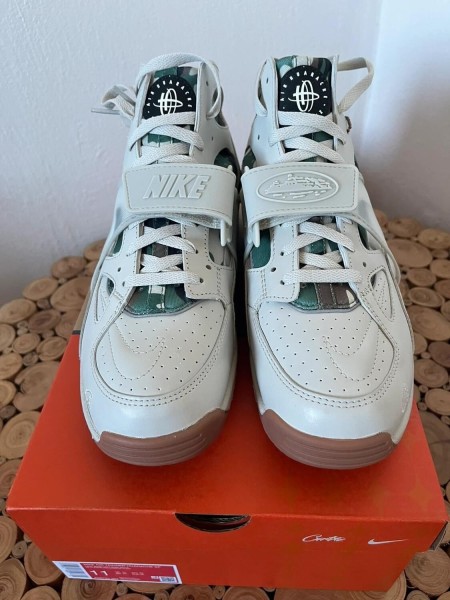 Corteiz X Nike air trainer huarache light bone