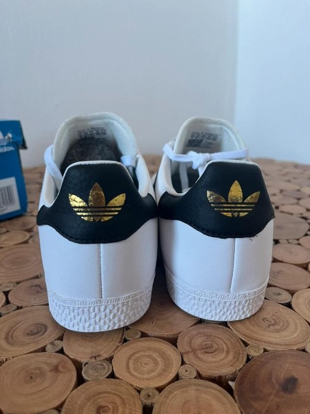 adidas gazelle white gold