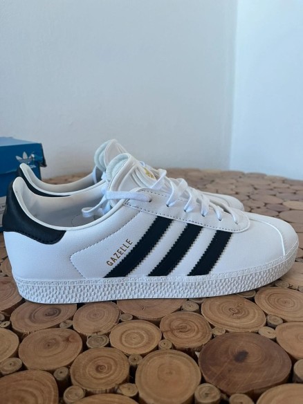 adidas gazelle white gold