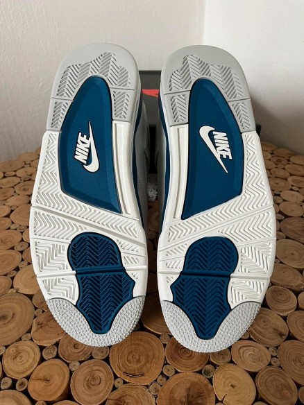 Nike Jordan 4 military blue